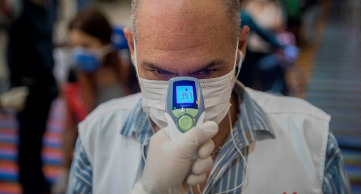 Venezuela recibe material médico de China por COVID-19