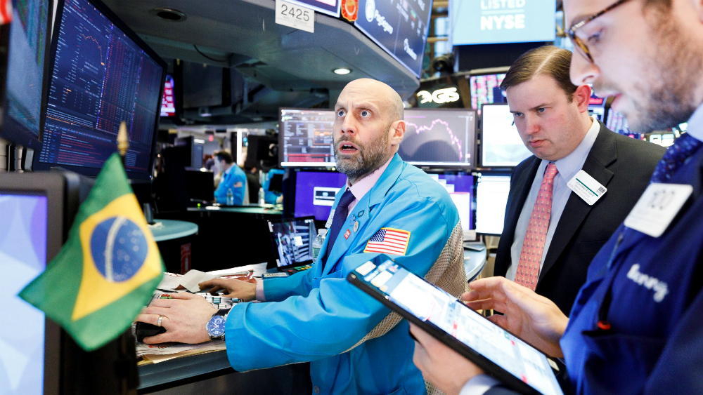 Futuros sobre acciones de EE.UU. caen hasta 5 por ciento