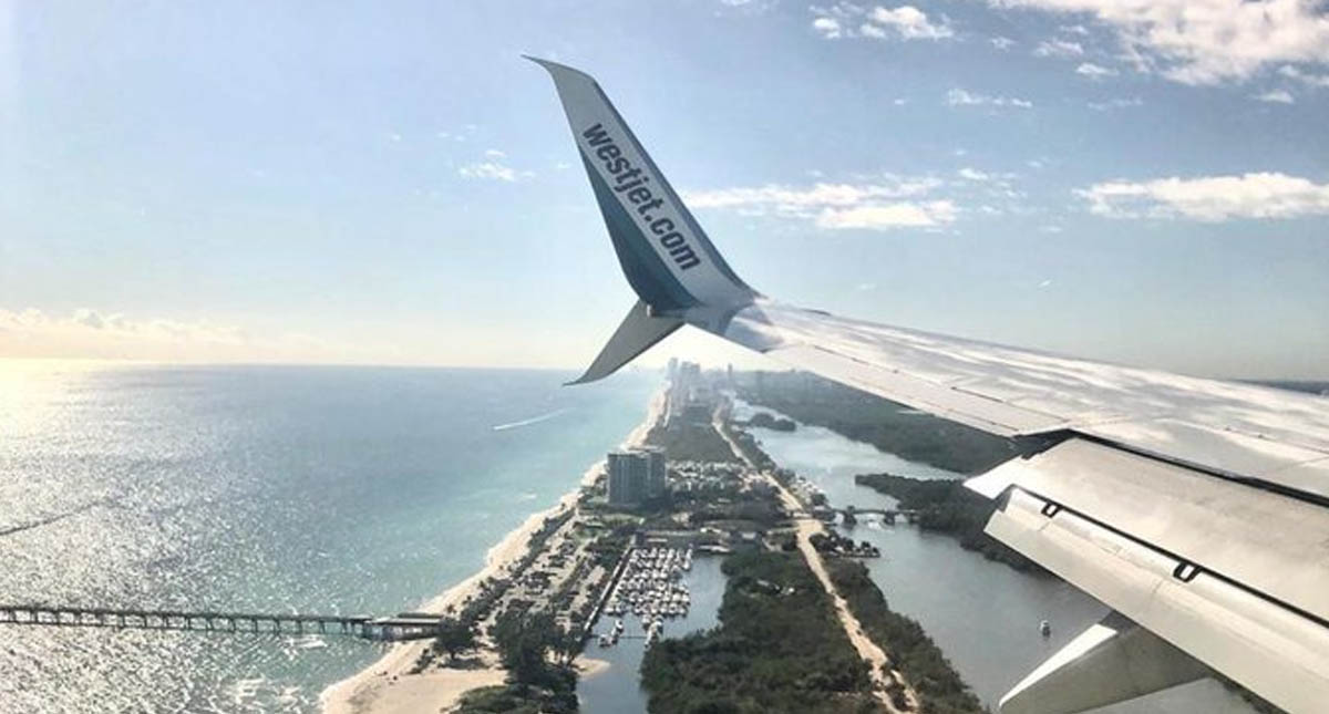 Vuelo con dos presuntos casos de COVID-19 partió de Cancún a Canadá Vuelo con dos presuntos casos de COVID-19 partió de Cancún a Canadá