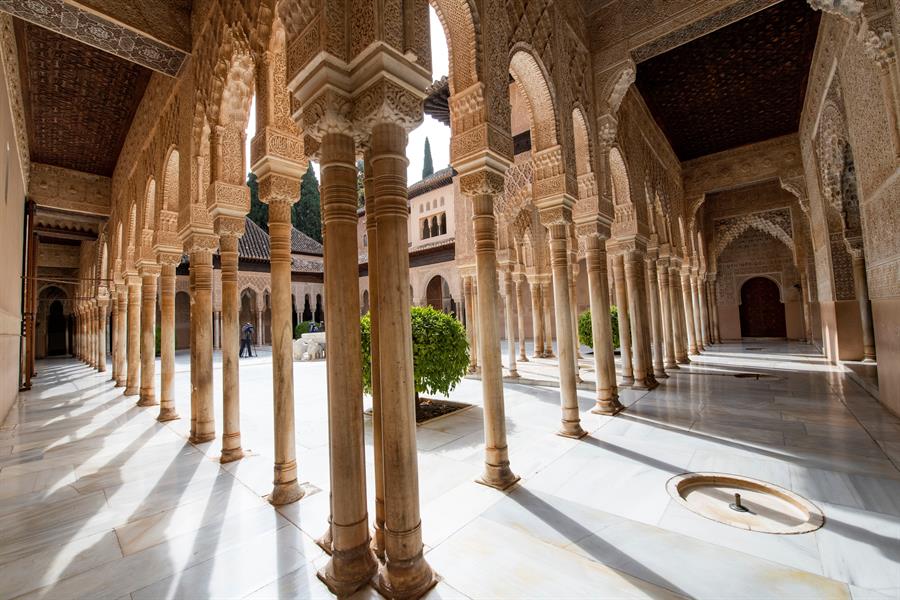 Una Alhambra monumentalmente diferente