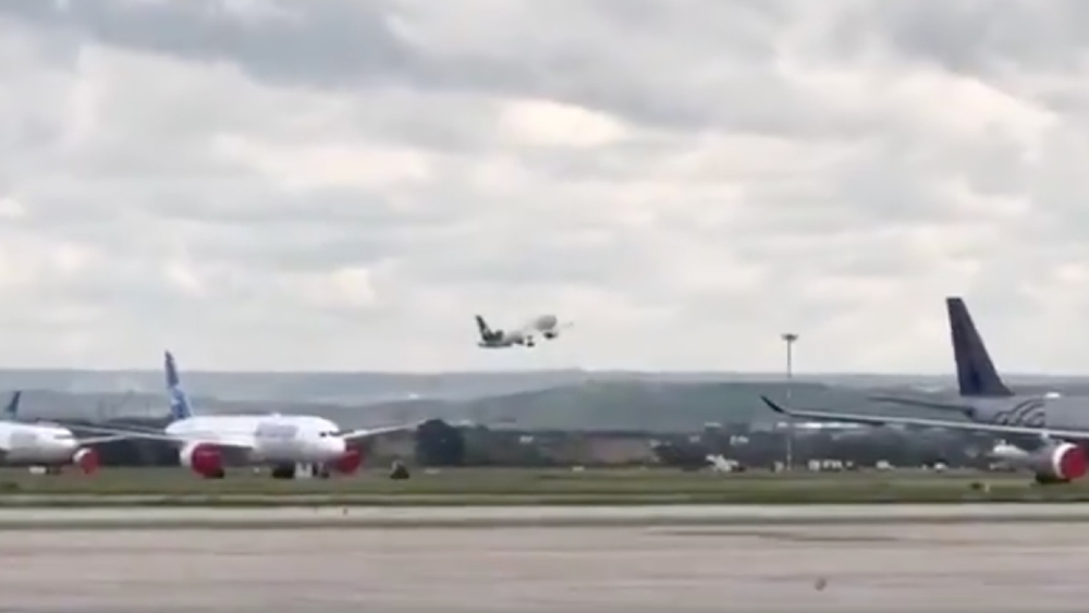 Despega vuelo con mexicanos varados en Madrid, España