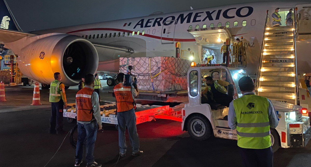 Llega quinto avión de Aeroméxico con insumos médicos