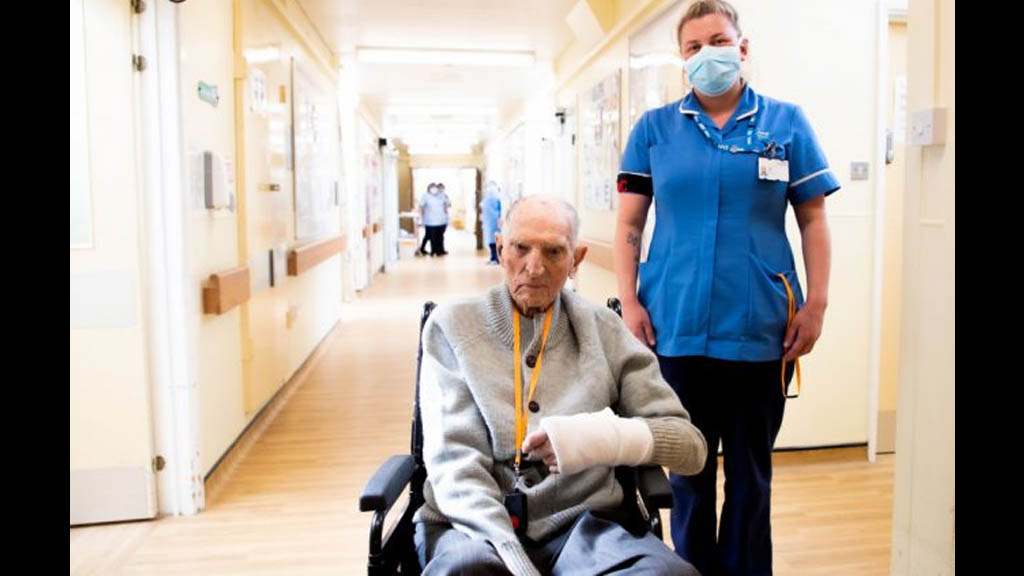 Veterano de la Segunda Guerra Mundial supera el COVID-19 en Inglaterra