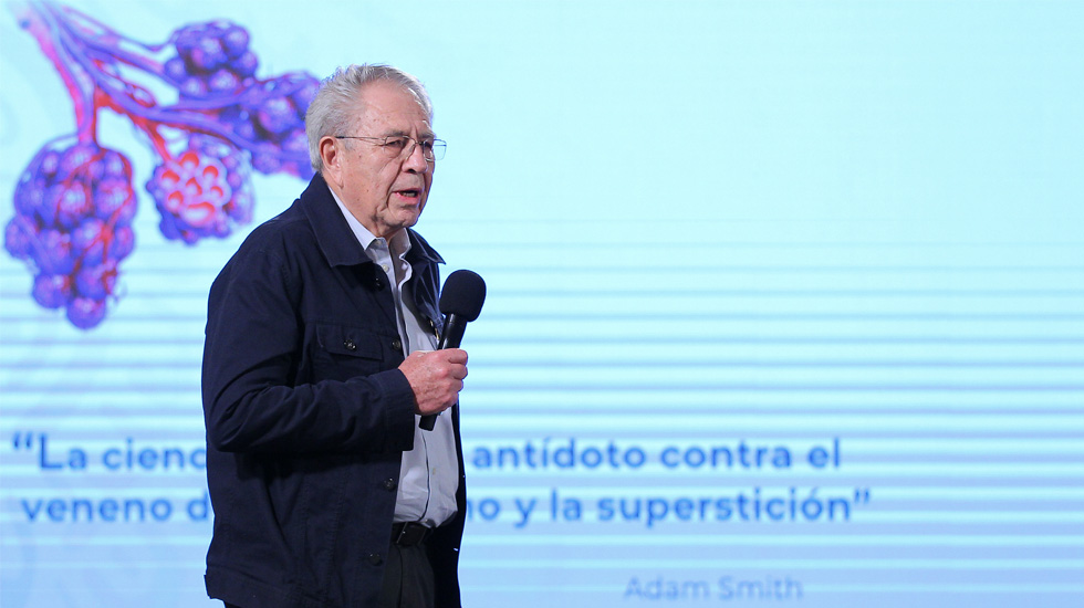 Todavía no hay un medicamento seguro y efectivo para tratar COVID-19: Alcocer