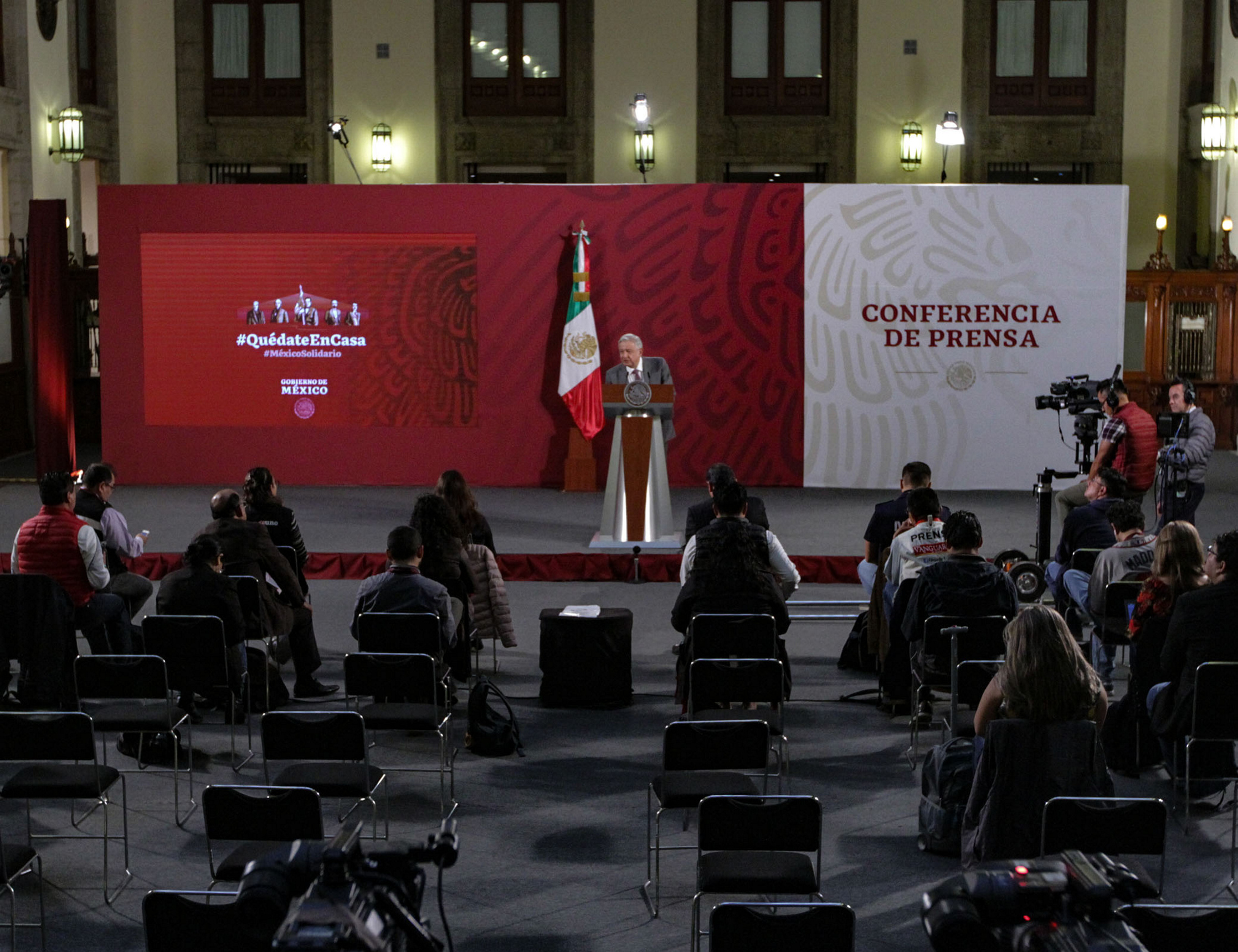 Presentan “créditos a la palabra” para un millón de microempresas; conferencia AMLO