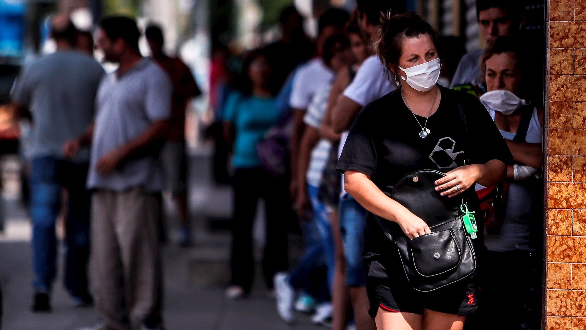 Multas de hasta 29 mil pesos en Buenos Aires por no usar mascarilla