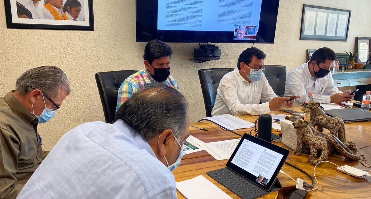 Héctor Astudillo gestiona apoyo alimentario a La Montaña de Guerrero por COVID-19