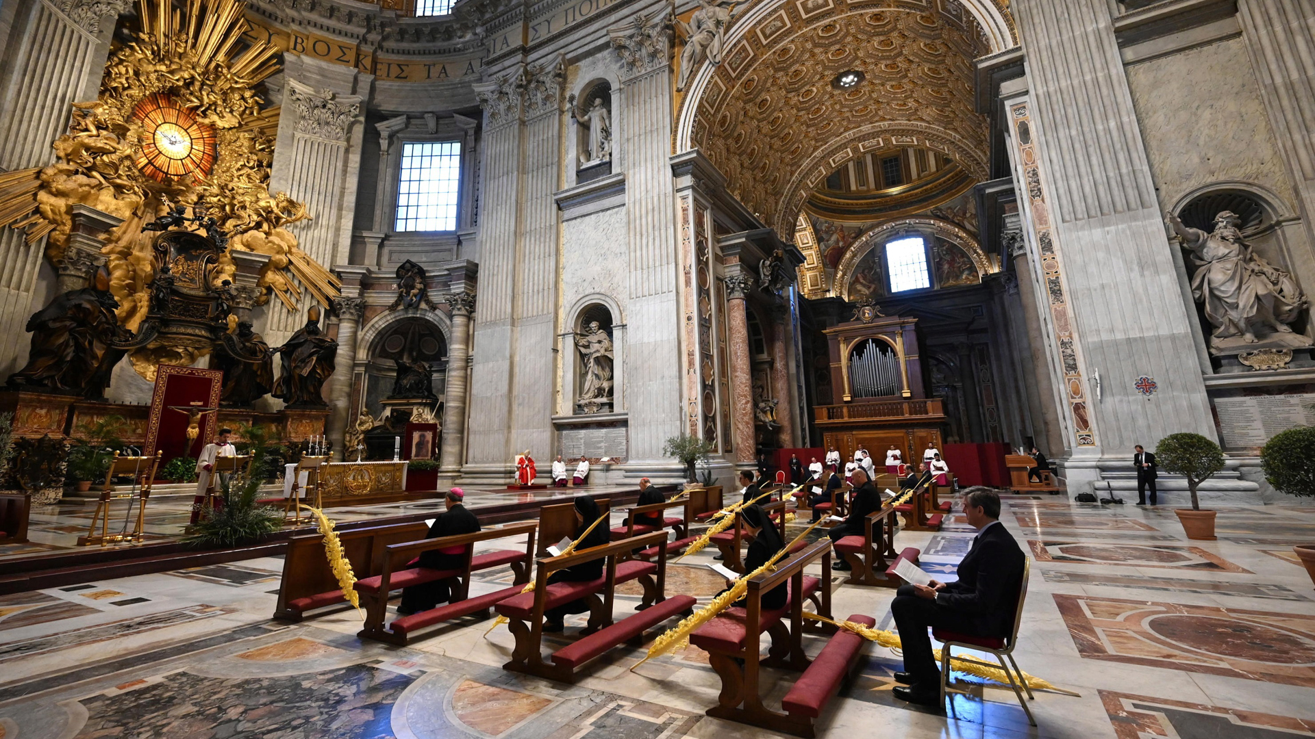 #Video Papa Francisco celebra Domingo de Ramos sin fieles por COVID-19 - basilica-de-san-pedro-semivacia-durante-el-domingo-de-ramos-por-restriccion-del-covid-19