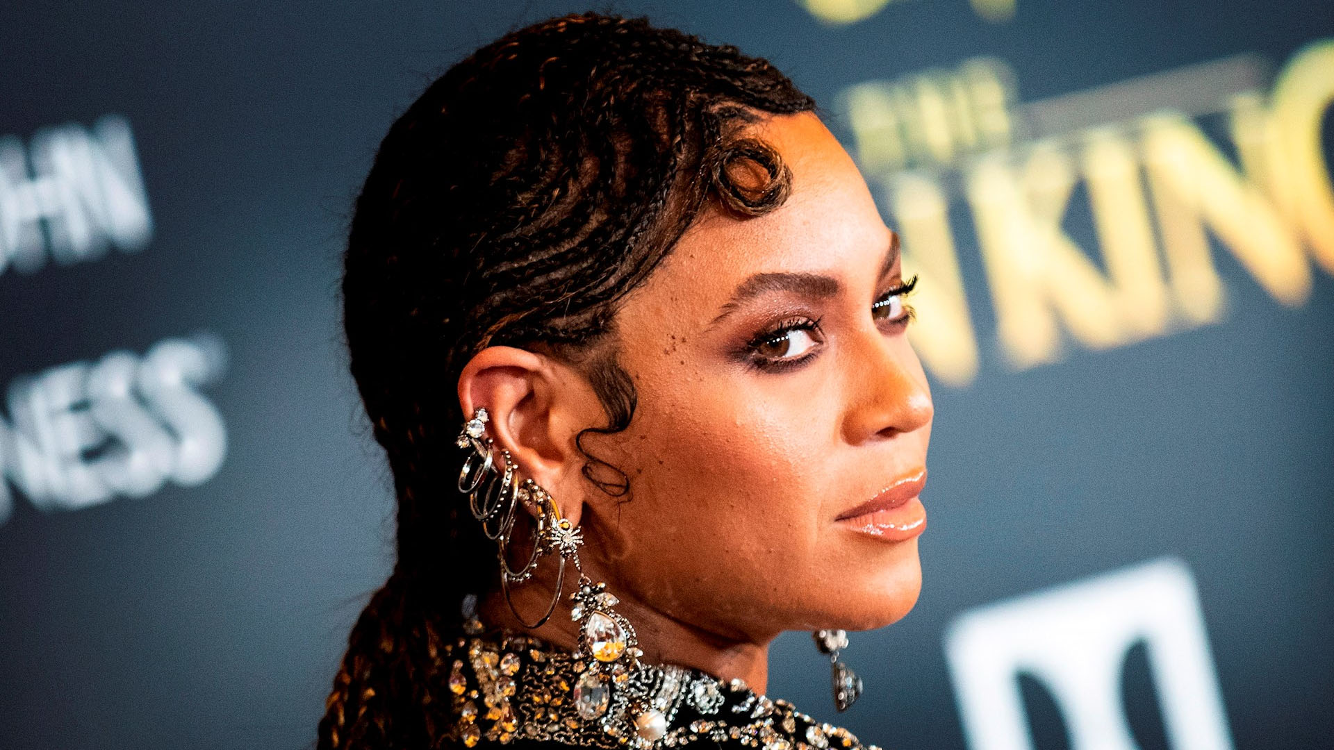 Beyoncé dona 6 mdd para asistencia sanitaria por COVID-19