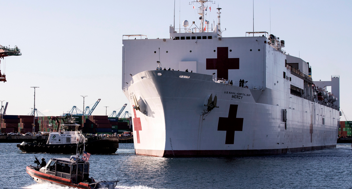 Siete tripulantes del buque médico de la Marina estadounidense en California tienen COVID-19