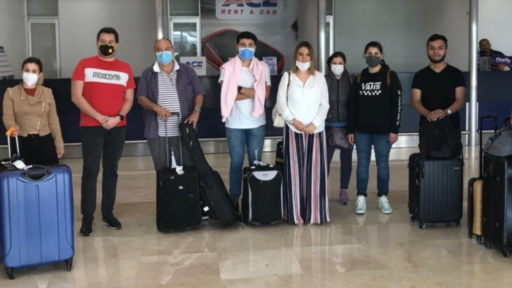 Llegan a Cancún 40 mexicanos que se encontraban varados en Colombia
