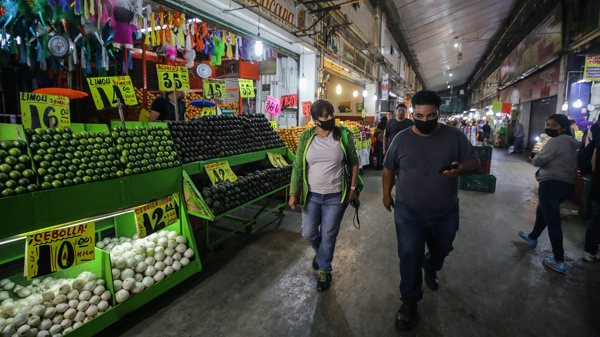 Prohíben ingreso de embarazadas, niños y adultos mayores en la Central de Abasto por COVID-19