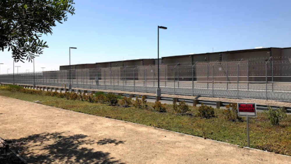 Alarma por aumento de contagios en centro de detención fronterizo de EE.UU.