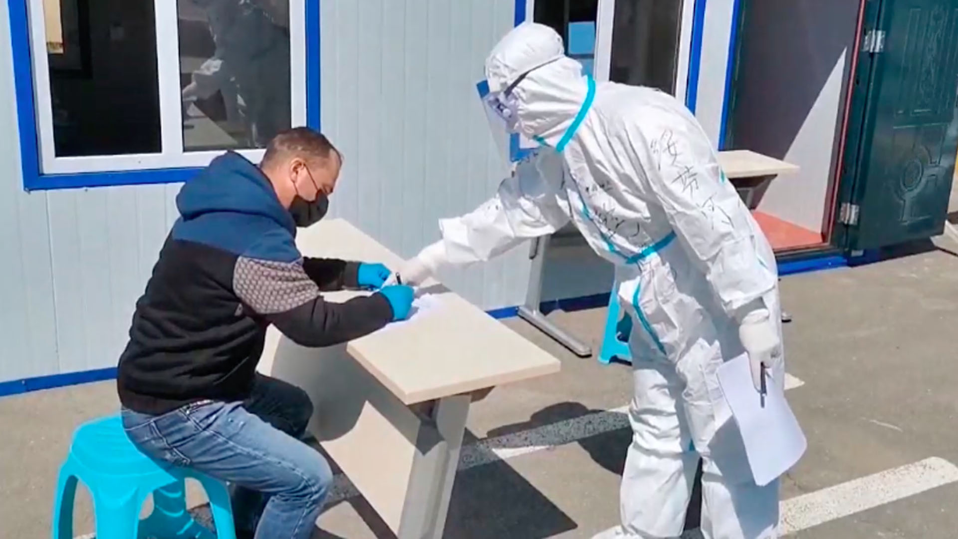 Continúan a la baja los nuevos casos confirmados de coronavirus en China