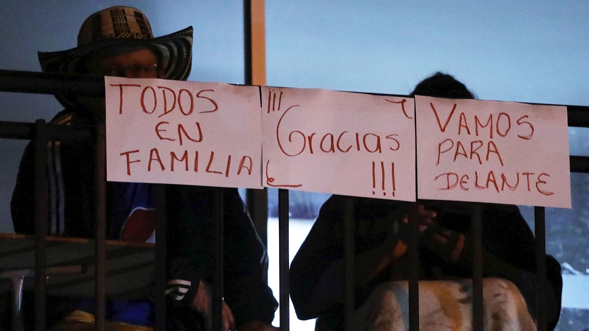 Pantalla gigante recorre Bogotá para llevar cine a los vecindarios - colombia-bogota-cine-covid-19-coronavirus-2