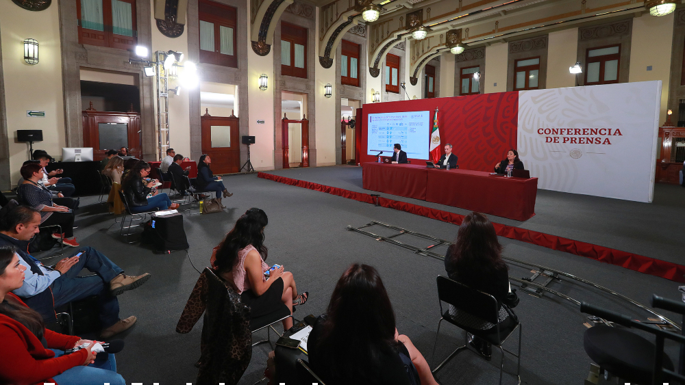 Salud confirma COVID-19 en funcionario que acudió a conferencia vespertina