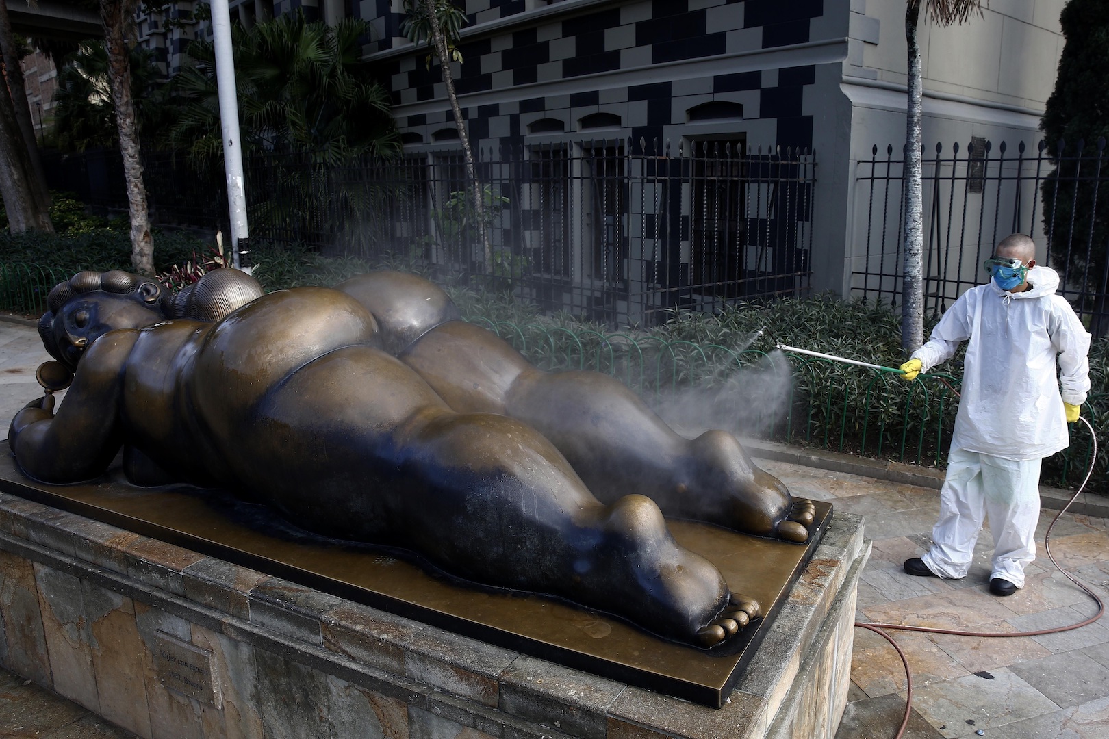 Termina la ‘semana más difícil’ para América con 25 mil muertos por COVID-19