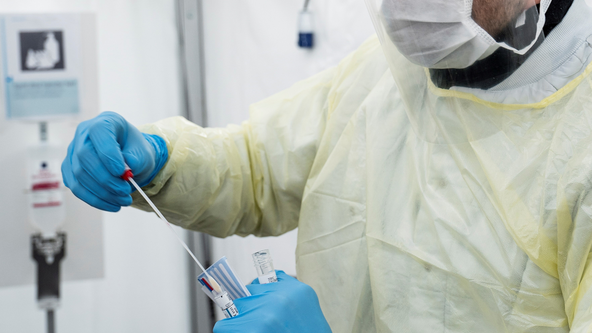 Bill Gates llama al G20 a invertir más dinero en vacuna contra el COVID-19