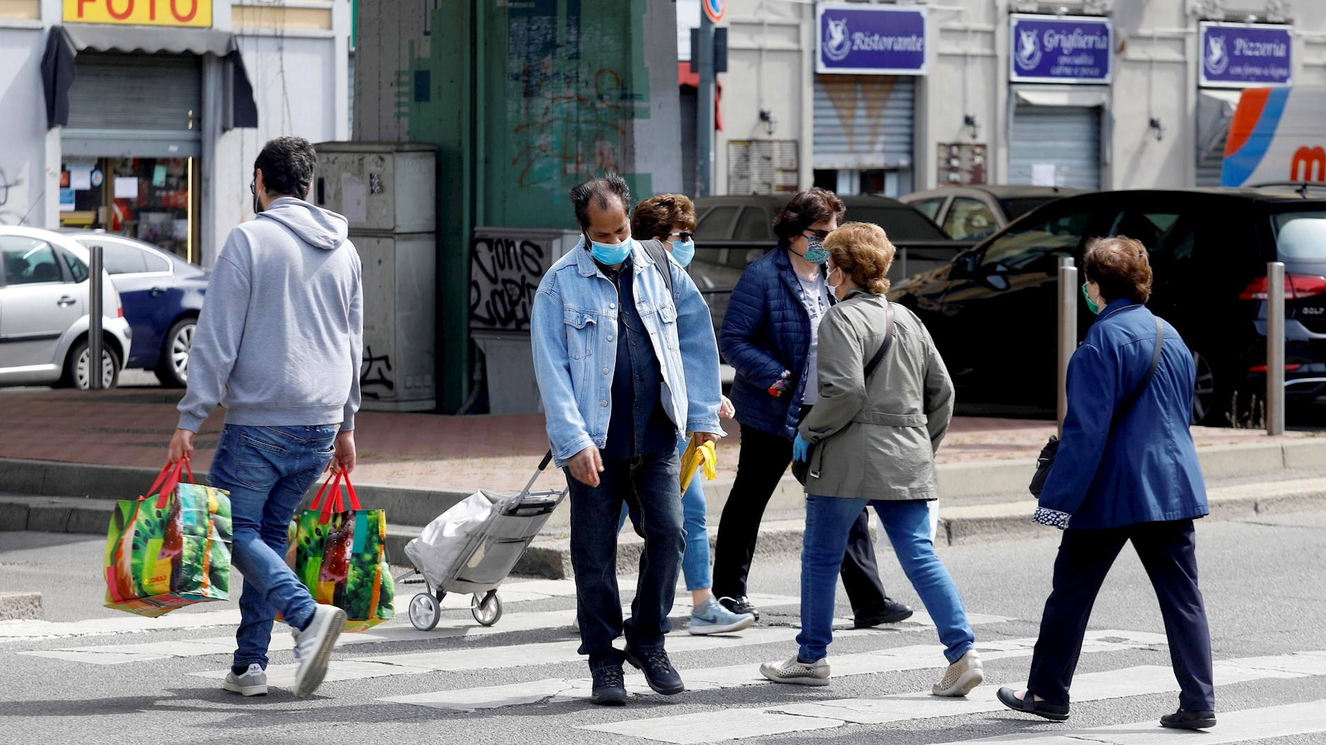 Italia sigue reducción en muertes diarias por COVID-19; hay 433 defunciones