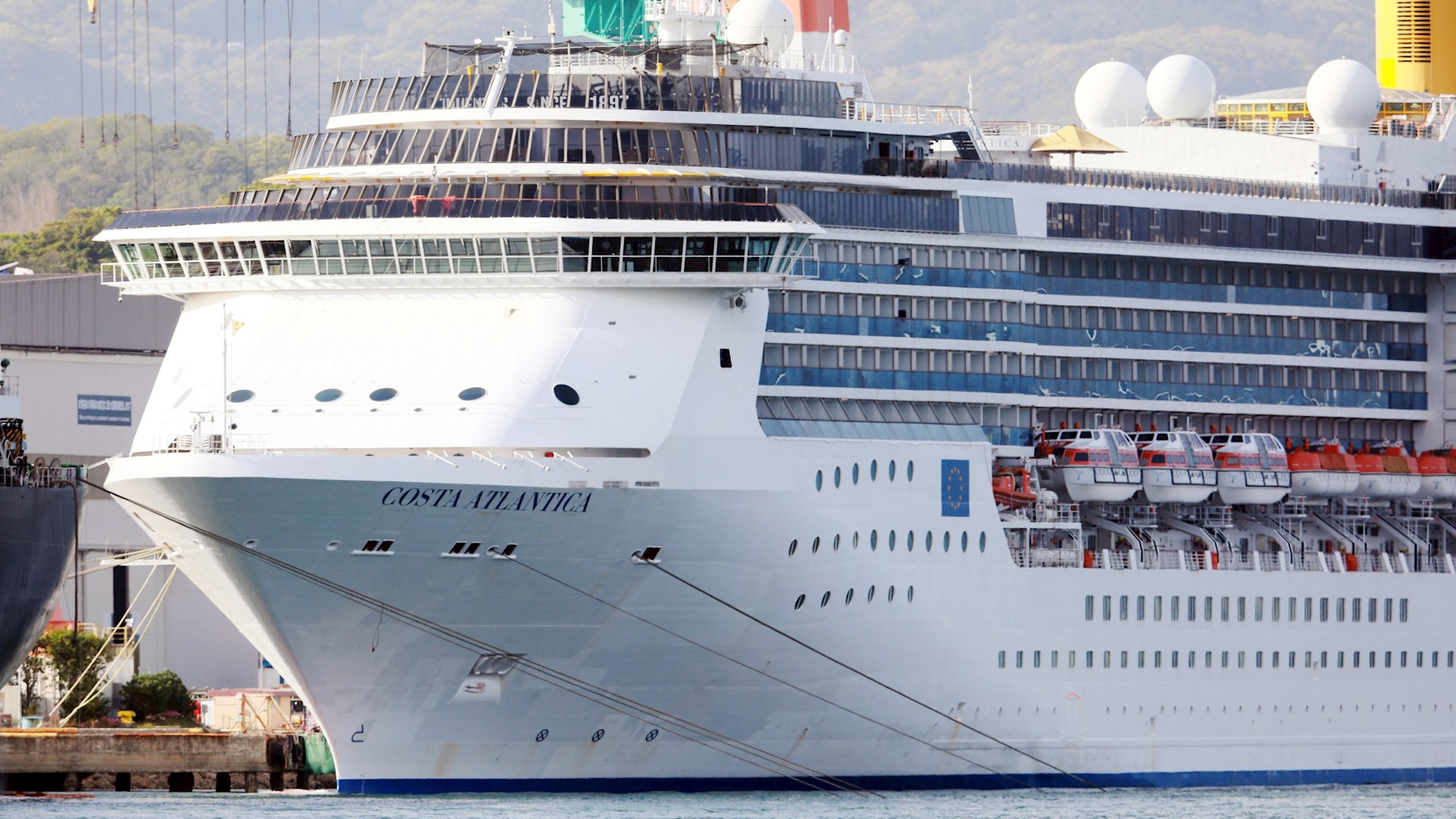Crucero italiano amarrado en Japón suma 91 casos de COVID-19
