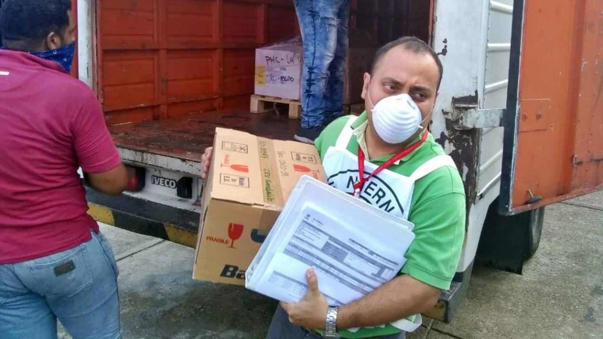 Cruz Roja entrega 46 toneladas de ayuda a Venezuela por COVID-19