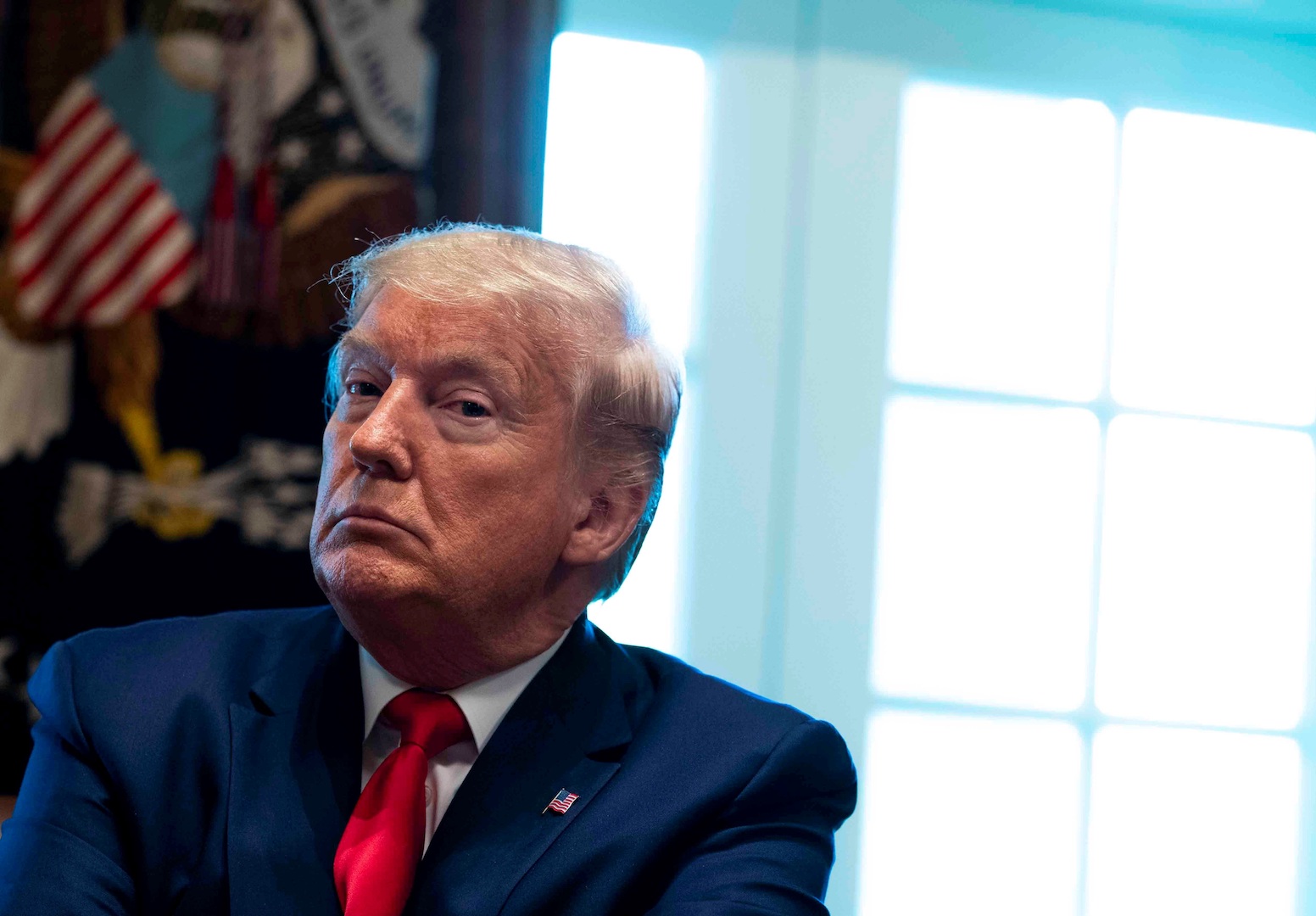 Demócratas piden a Trump detener construcción de muro y atender COVID-19