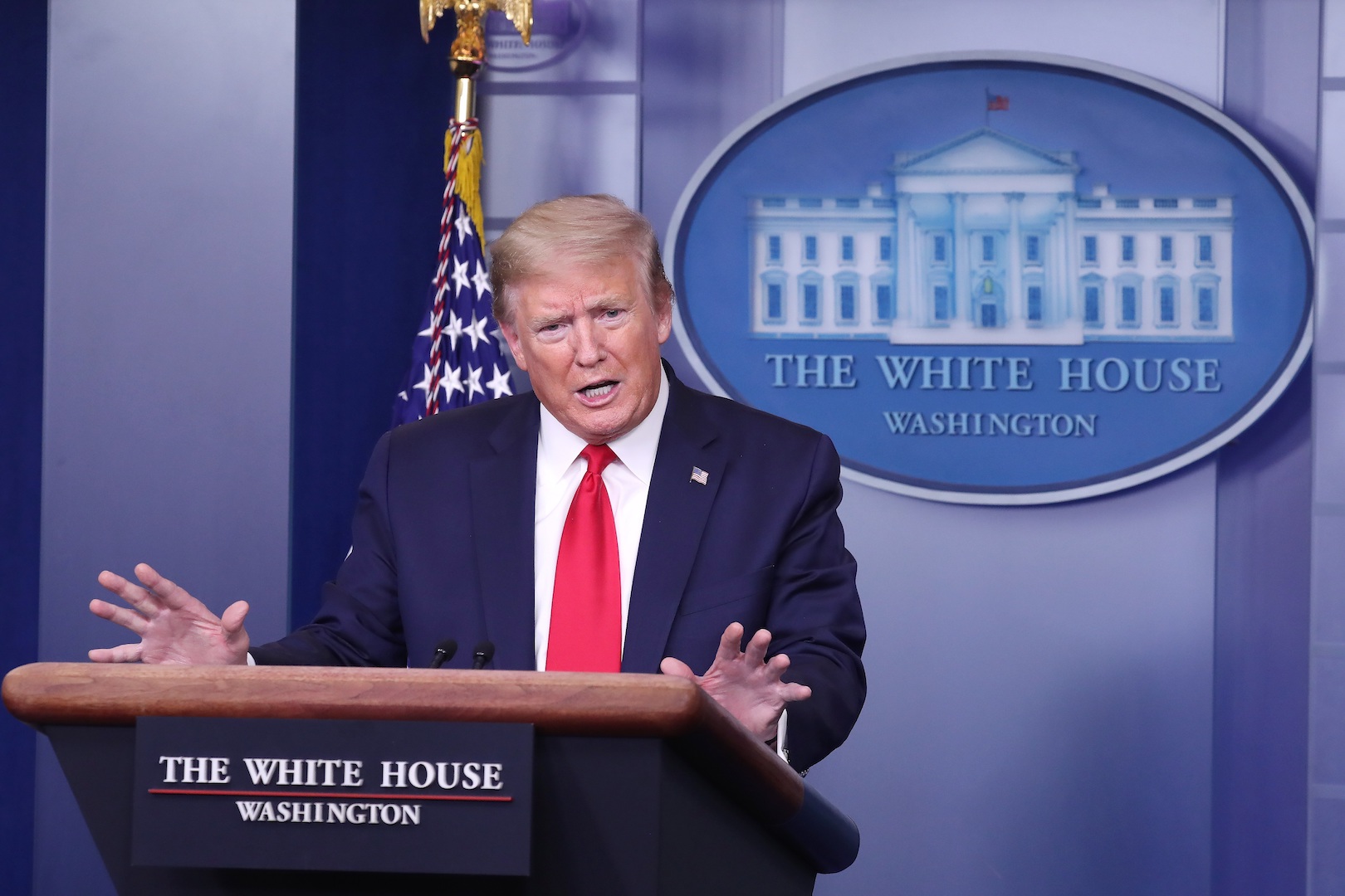 Trump confirma que enviará 500 ventiladores a México para atender COVID-19