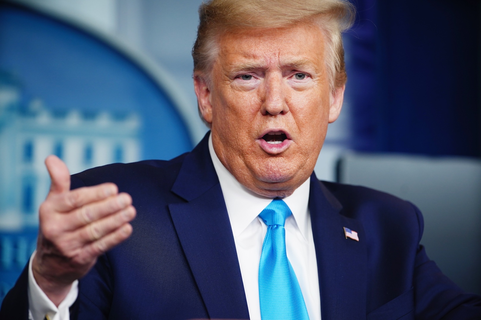 Trump pide a seguidores de Sanders unirse al partido Republicano