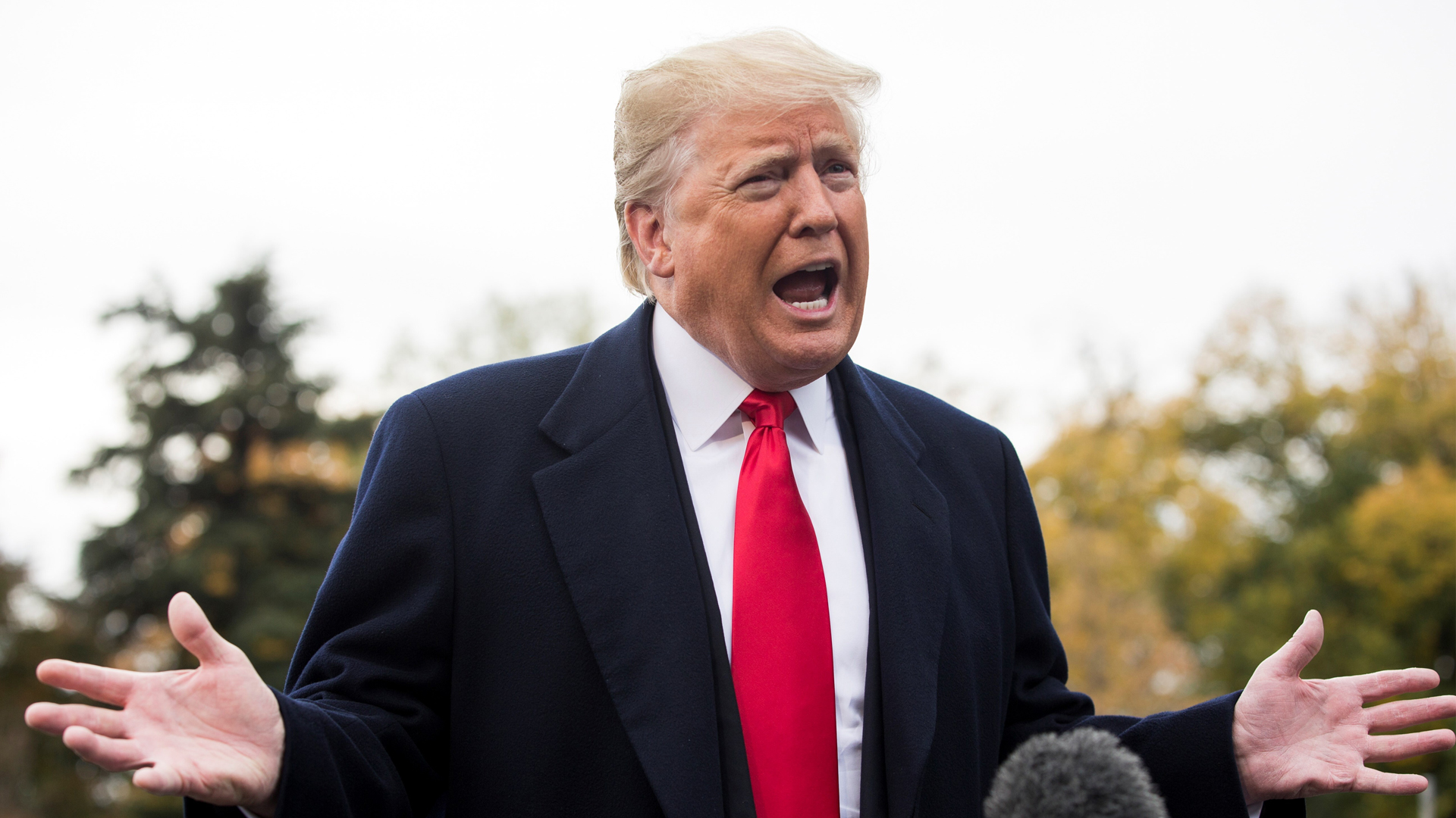 Trump llama a Joe Biden a responder acusación de abuso sexual