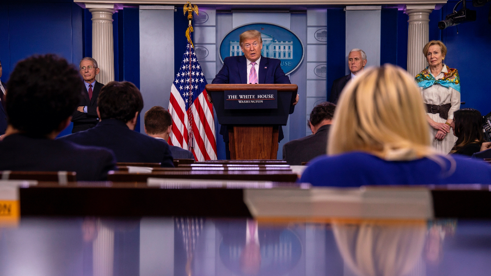 “Habrá muchas muertes”, advierte Trump sobre COVID-19 en EE.UU.