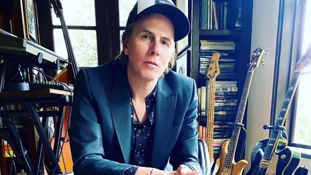 Bajista de Duran Duran se recupera de COVID-19
