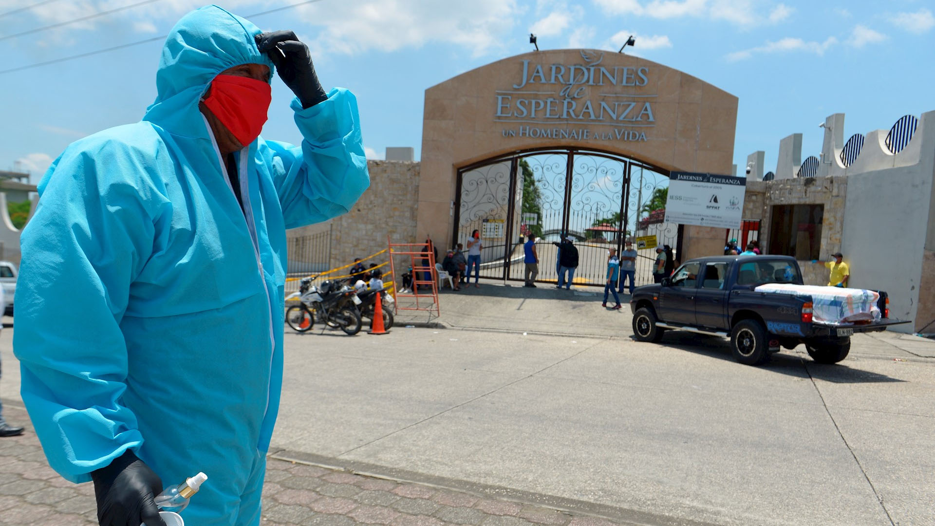 Ecuador confirma desfase de casi 6 mil muertos en provincia de Guayas