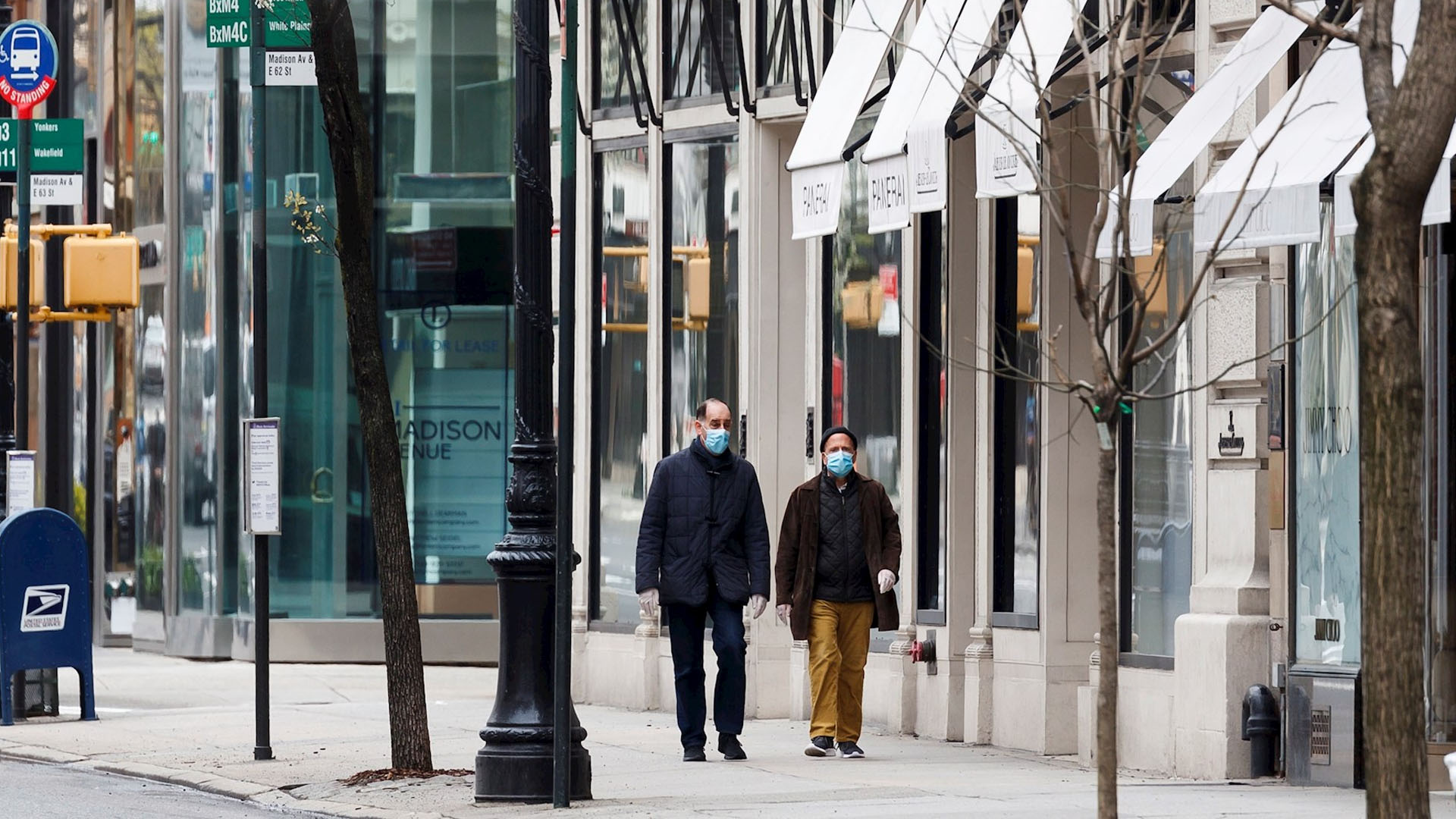 EE.UU. roza el millón de casos de COVID-19; varios estados reabren sus negocios