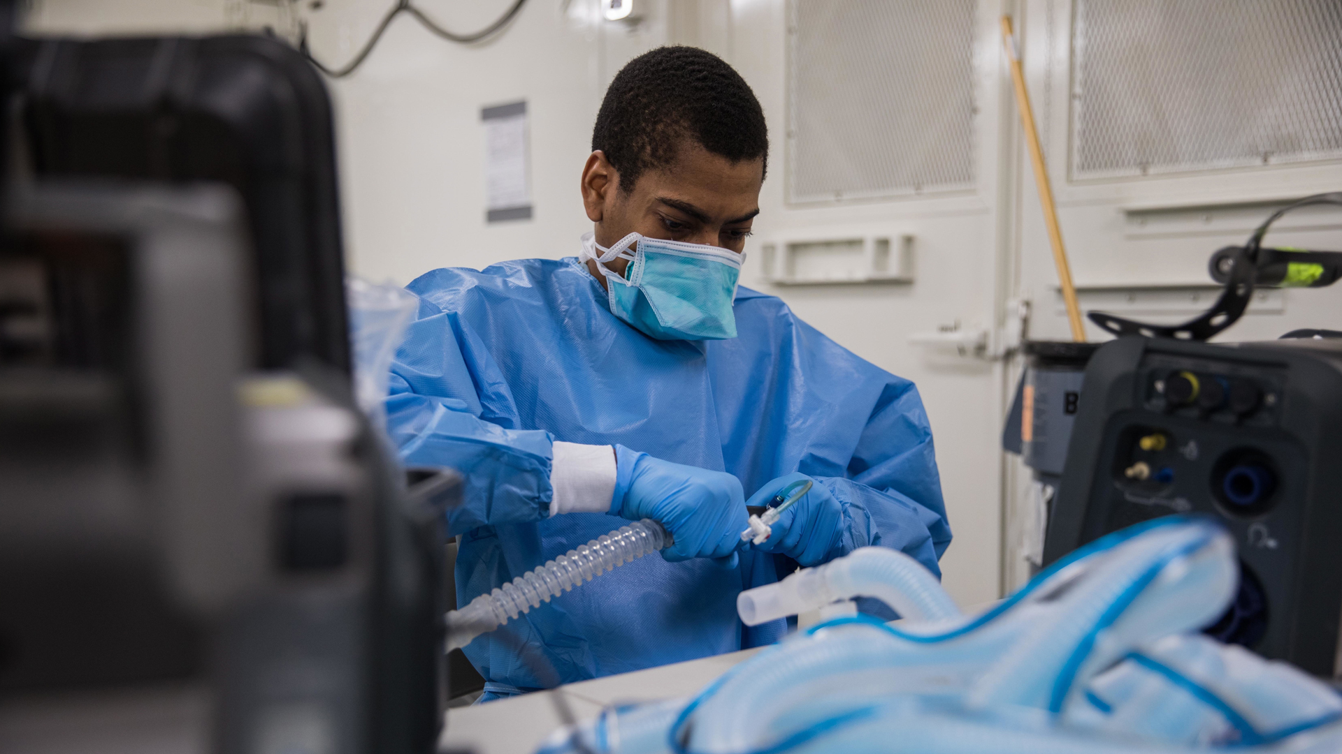 Epidemiólogo ve posible reapertura parcial de EE.UU. en mayo ante COVID-19