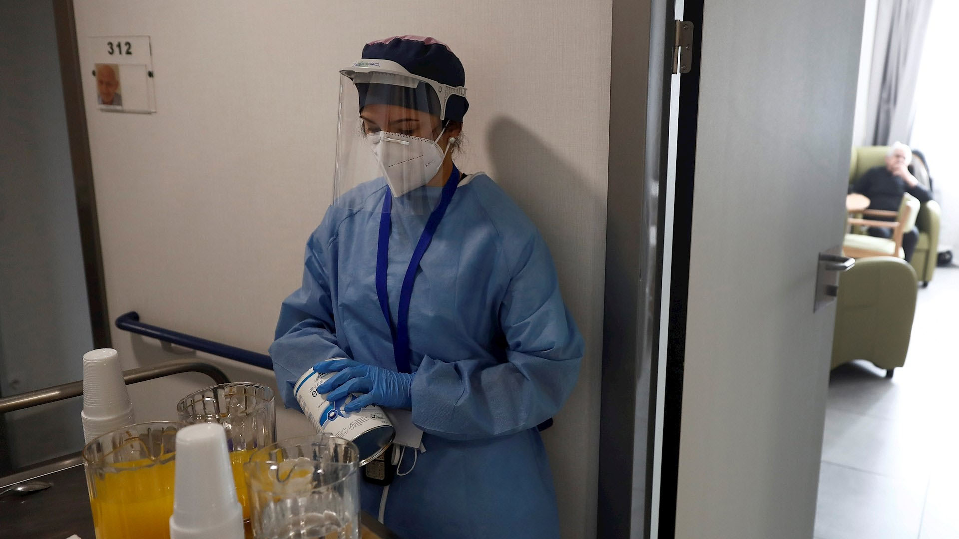 España mantiene tendencia a la baja en cifra de muertes por COVID-19