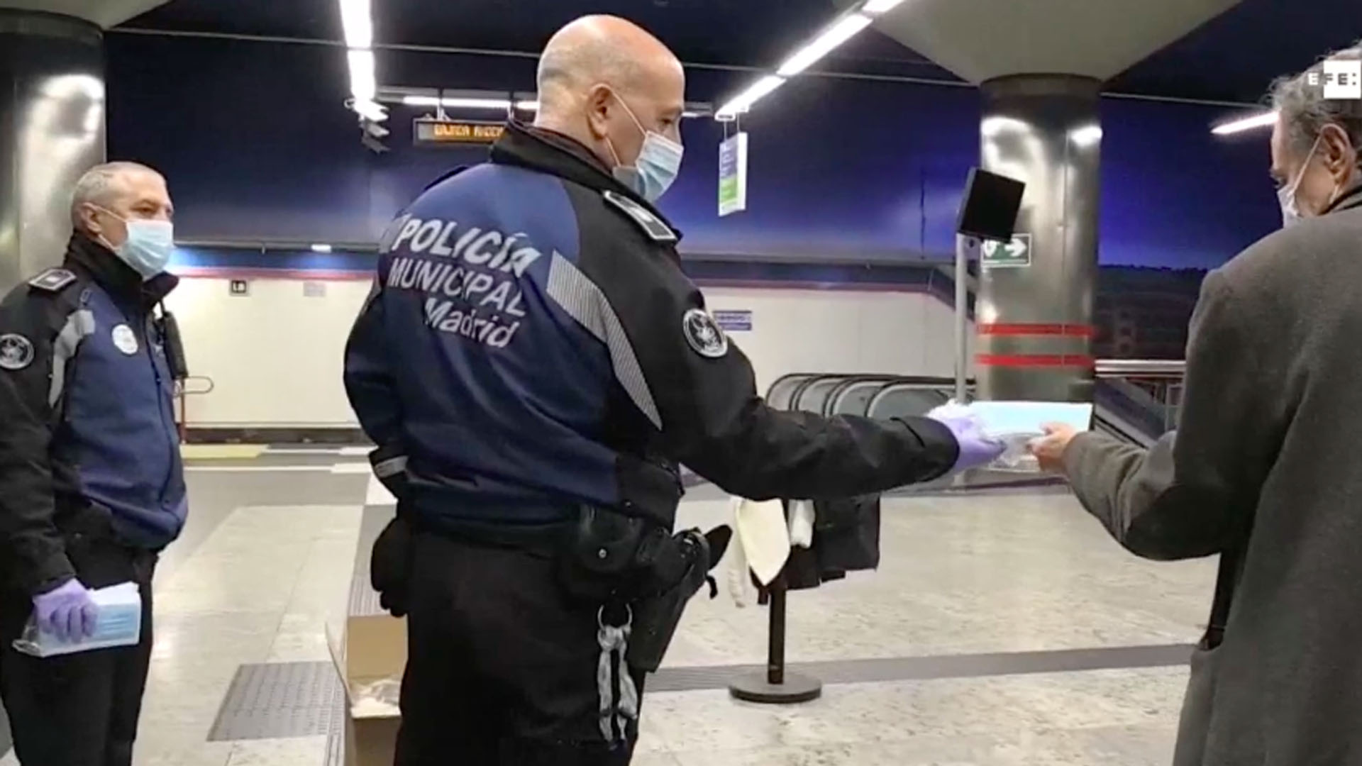 Vuelta al trabajo con más seguridad y mascarillas en el transporte público