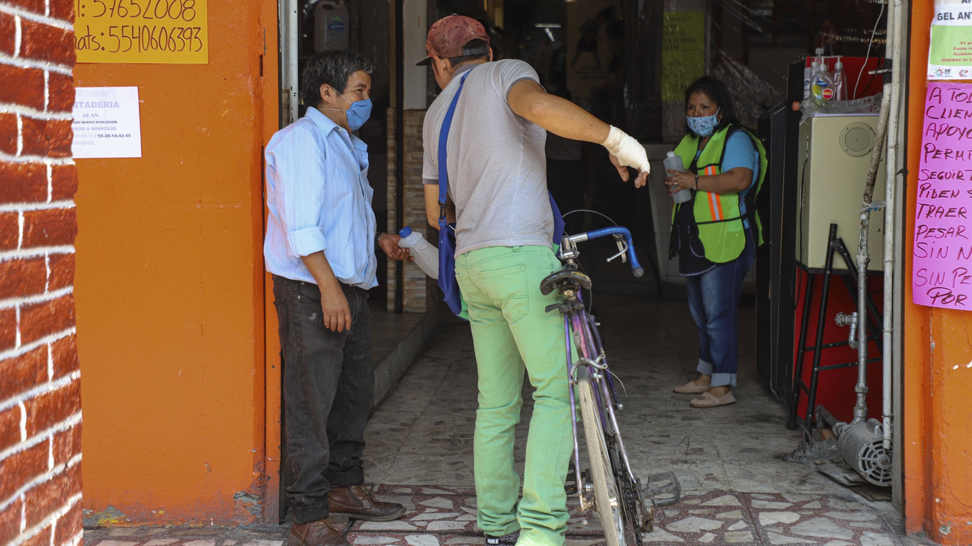 Suman 55 muertos y 877 casos de COVID-19 en el Estado de México