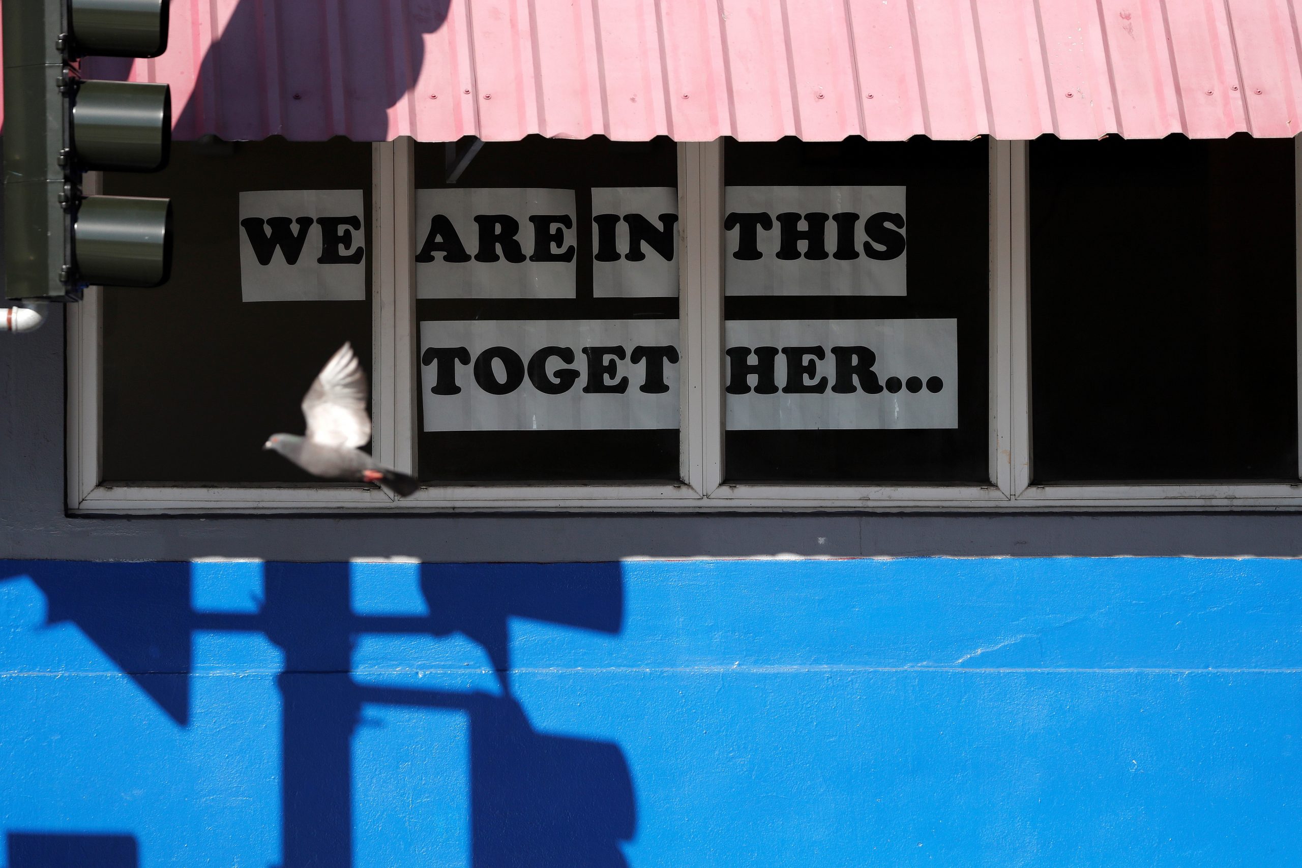 EE.UU. con un leve optimismo mientras en NY casi hay 10 mil muertos por COVID-19