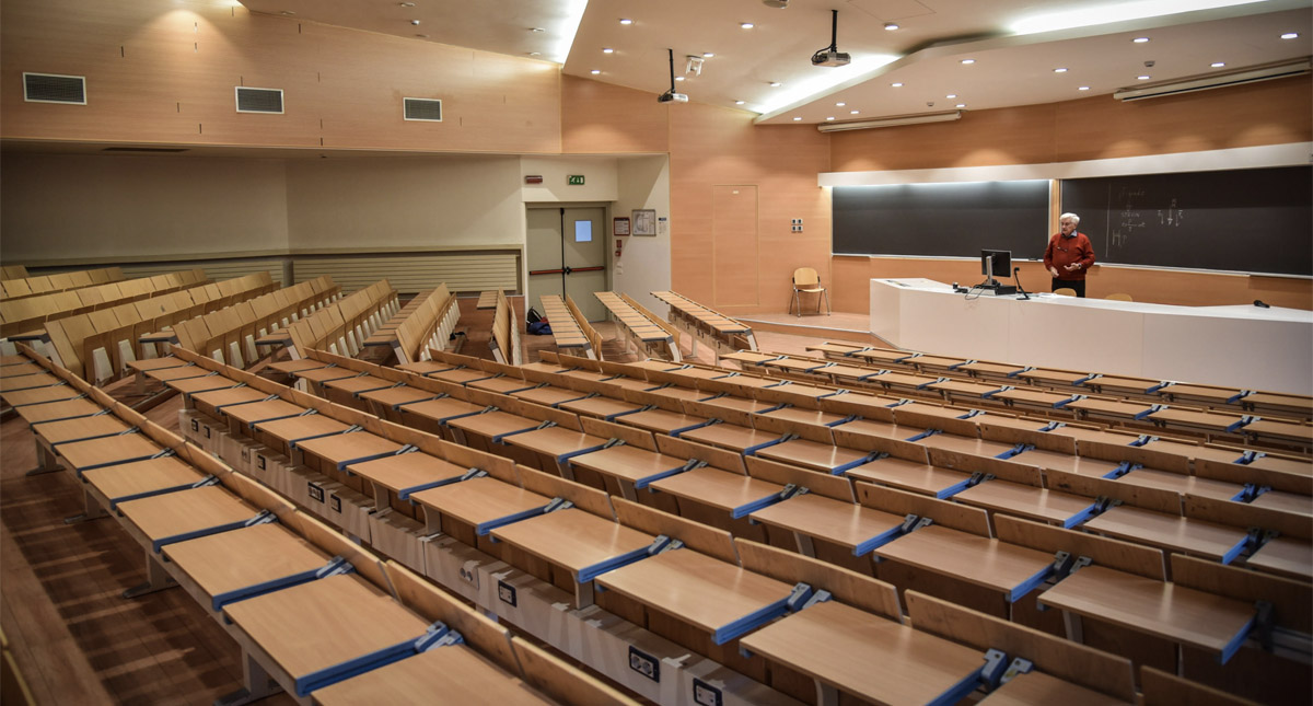 Aprueban de grado a estudiantes italianos por COVID-19