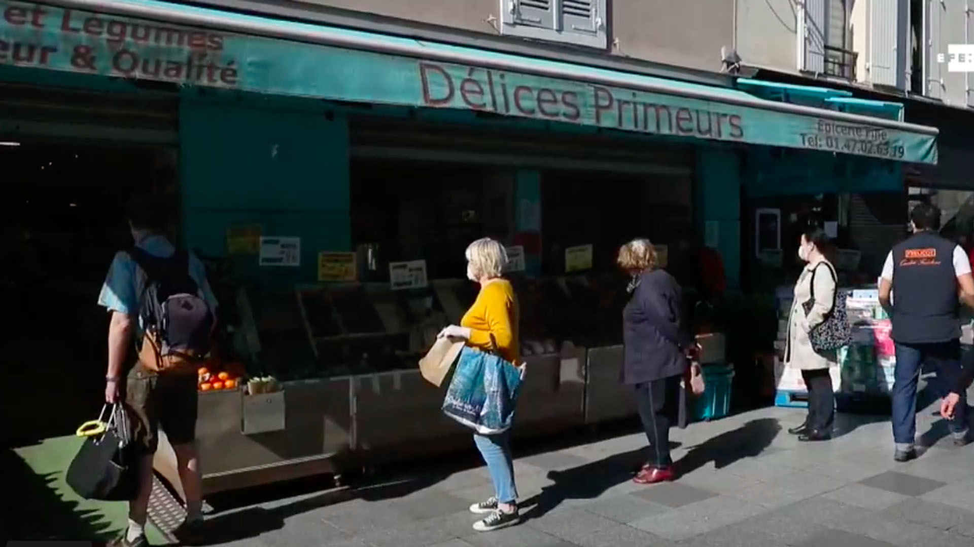 Estudio alerta de que distancia social en exterior debe ser al menos 4 metros