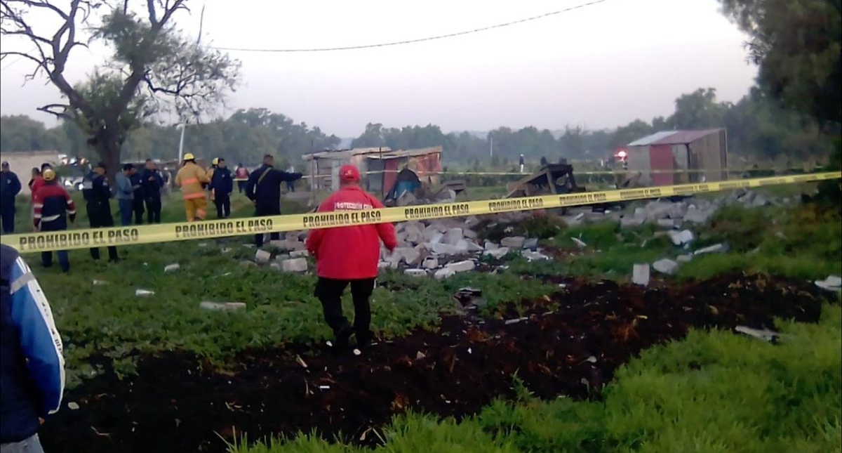 Explosión de polvorín en Tultepec deja un muerto