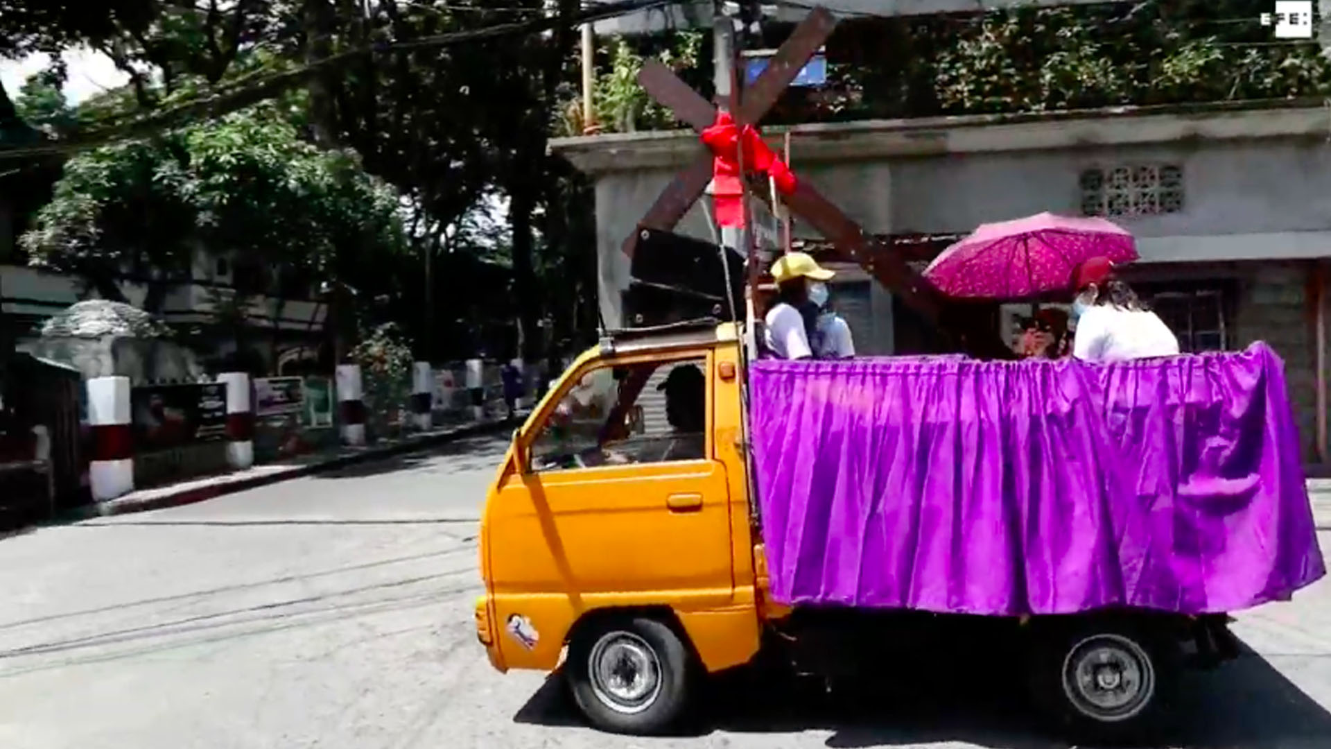 Filipinas celebra el Viernes Santo con procesiones sin devotos por el COVID-19