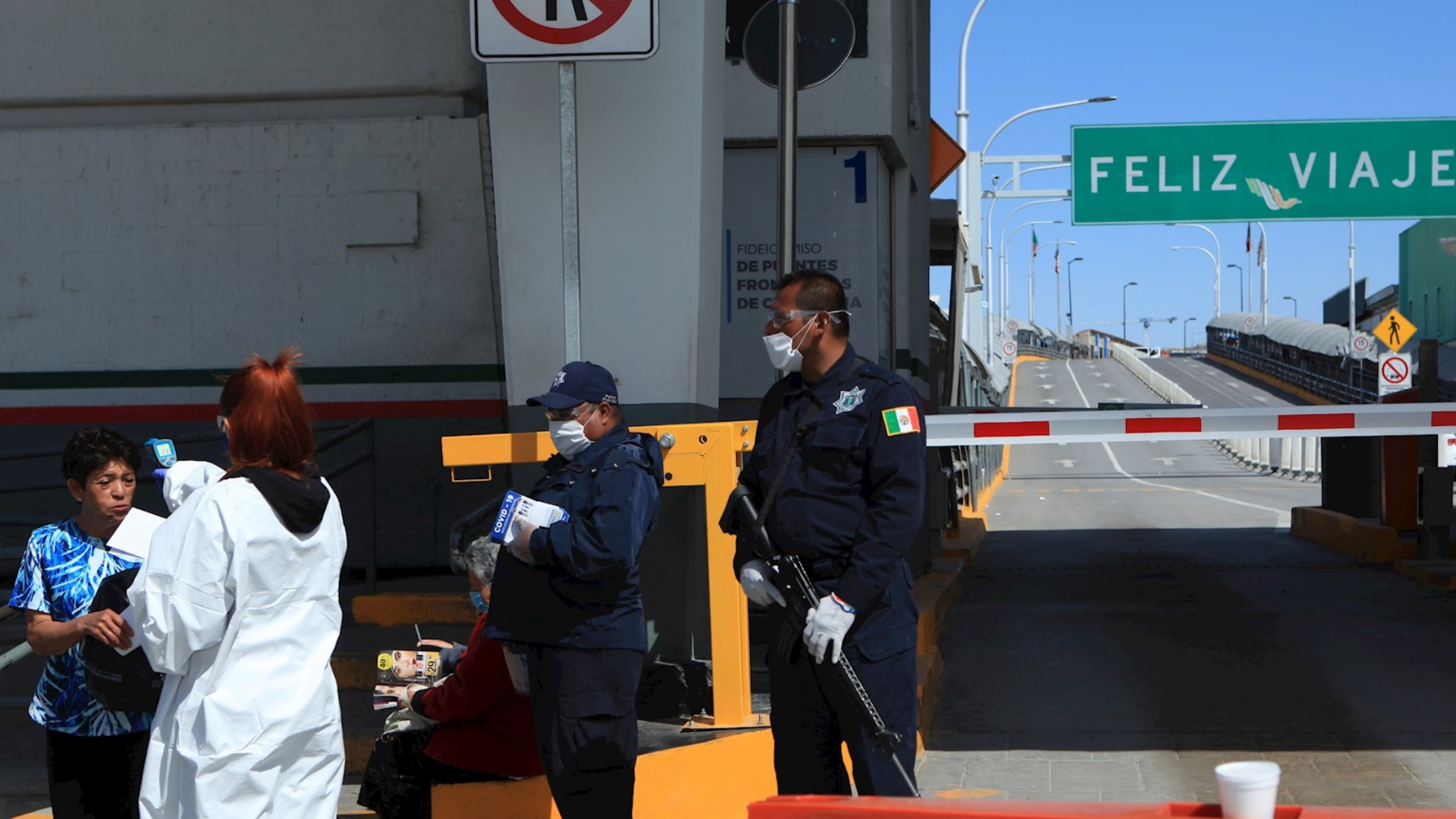 México impondrá, un mes más, restricciones a tránsito terrestre en fronteras norte y sur