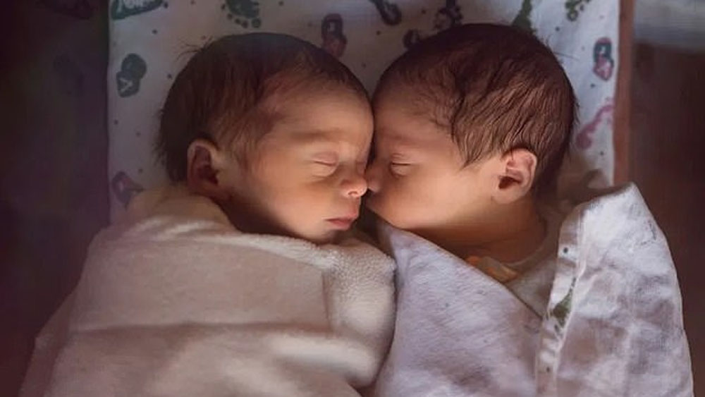 Nombran ‘Covid’ y ‘Corona’ a gemelos nacidos durante confinamiento en India