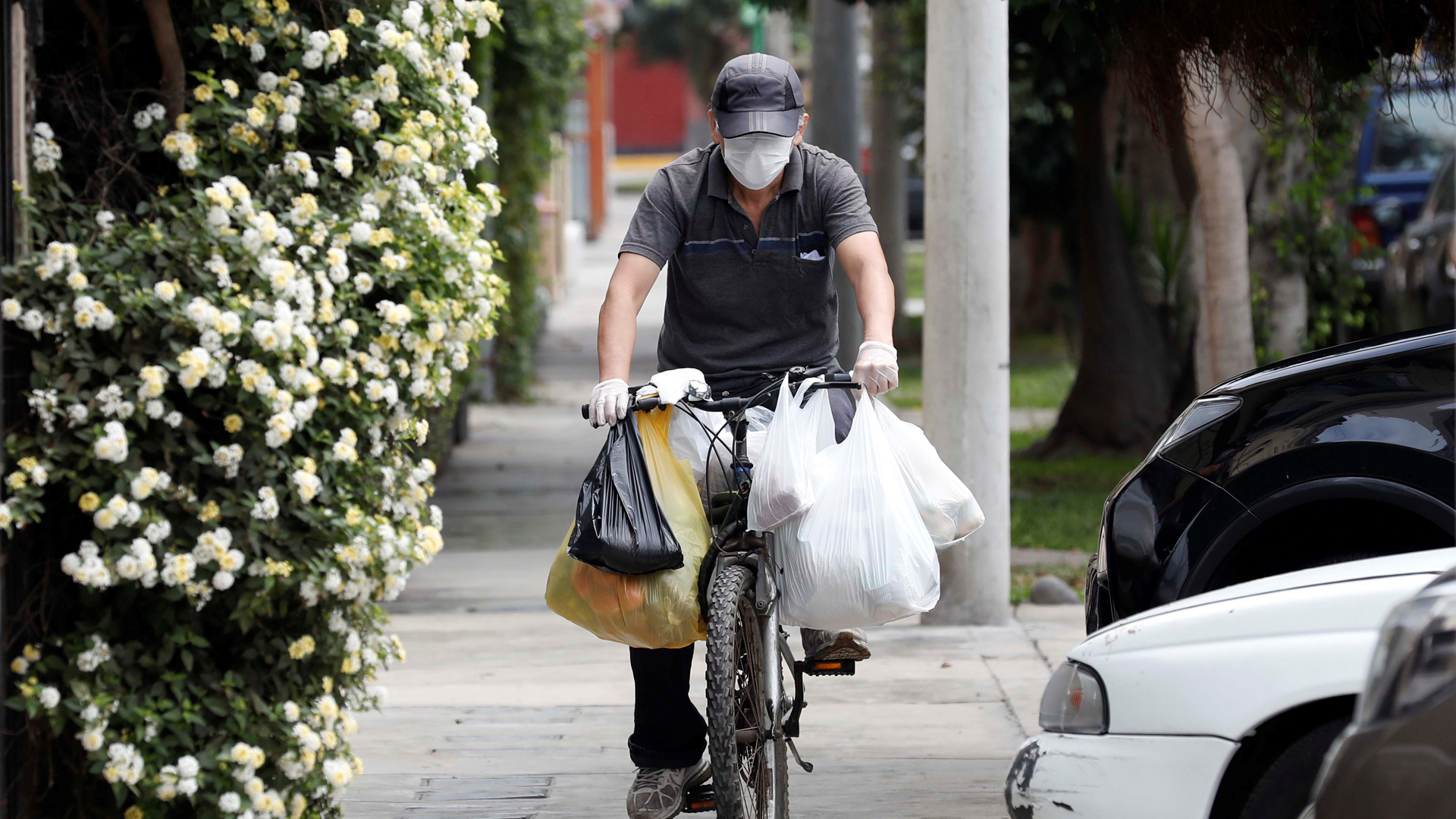 Perú registra alto aumento de casos nuevos de COVID-19; suma 2 mil