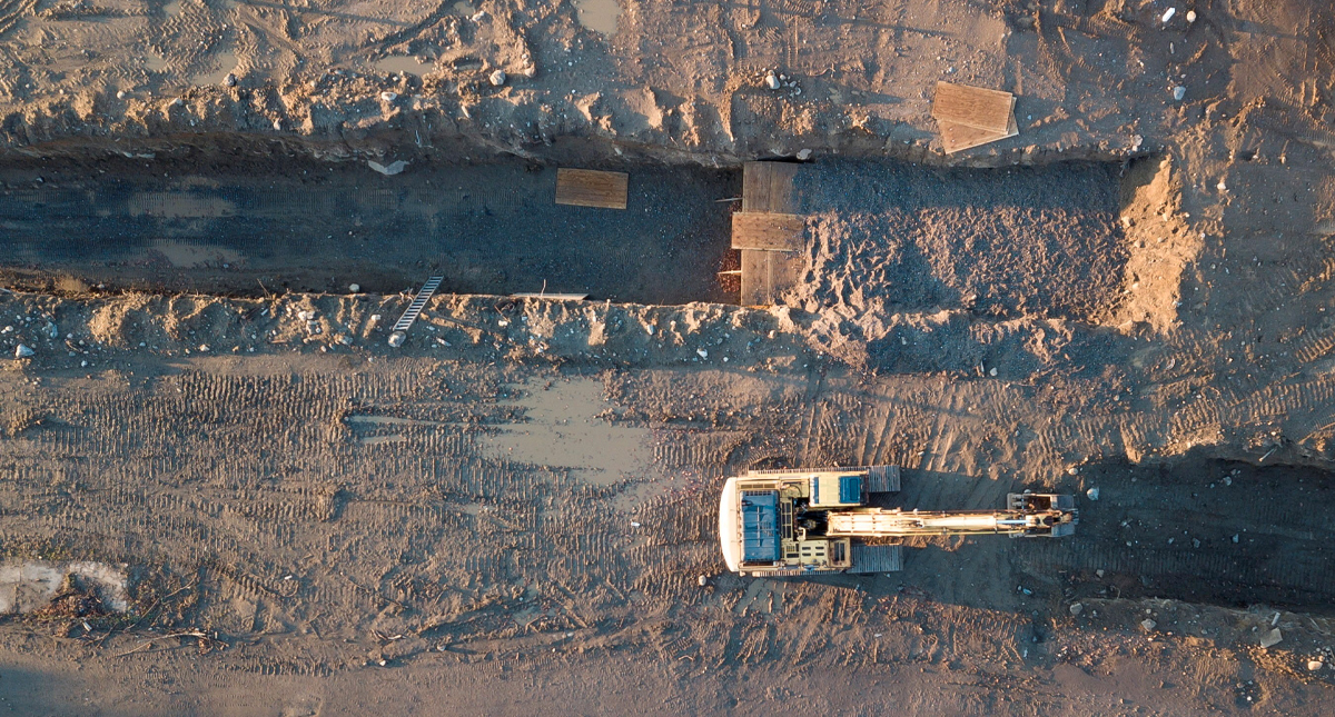 Nueva York utiliza fosa común para enterrar muertos por COVID-19