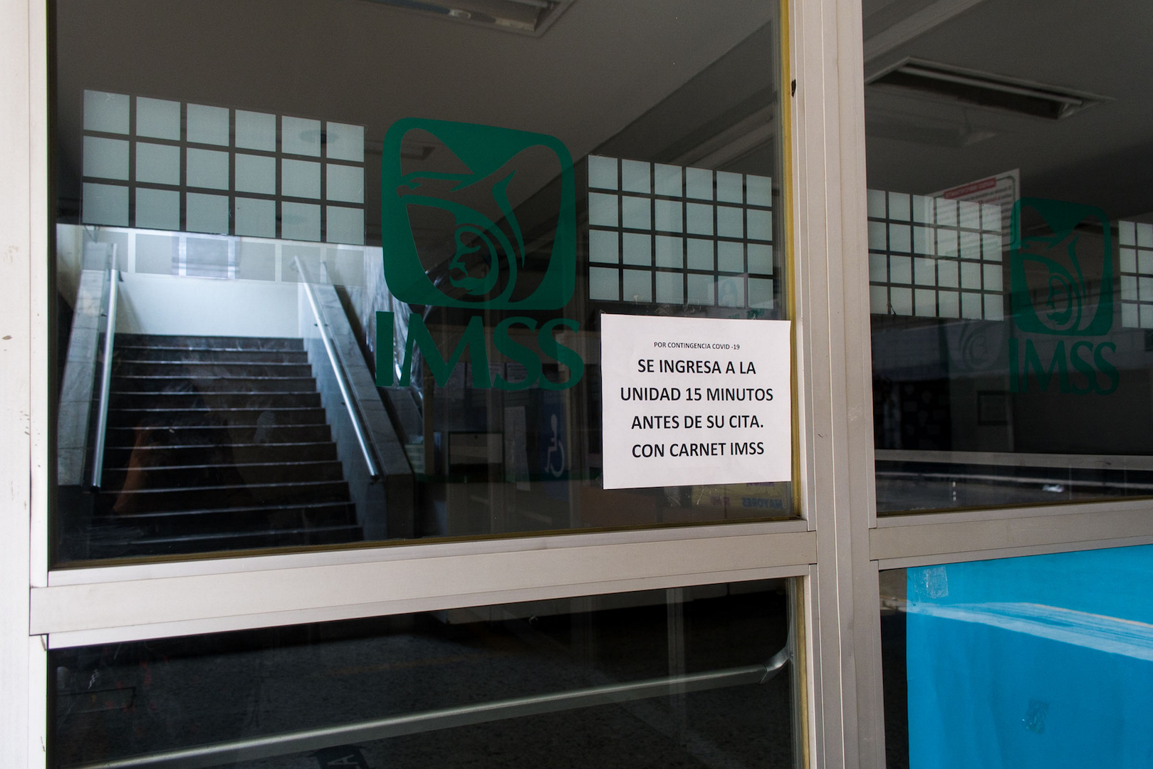 Van 329 casos confirmados de COVID-19 en personal del IMSS, no todos se contagiaron en hospitales