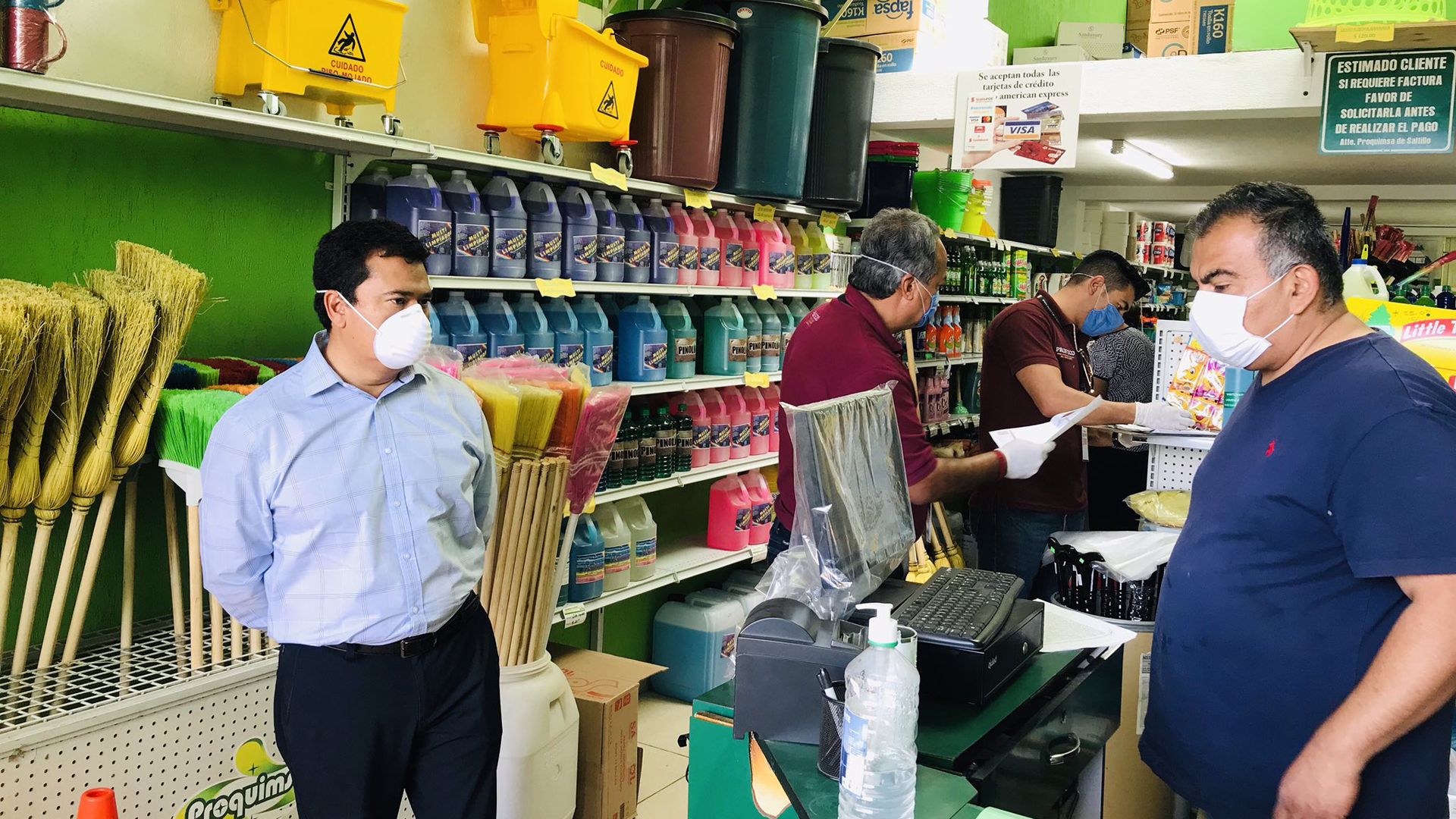 Sancionan a 14 negocios en Coahuila por aumento injustificado de precios - inspeccion-de-la-profeco-a-negocio-en-saltillo-coahuila