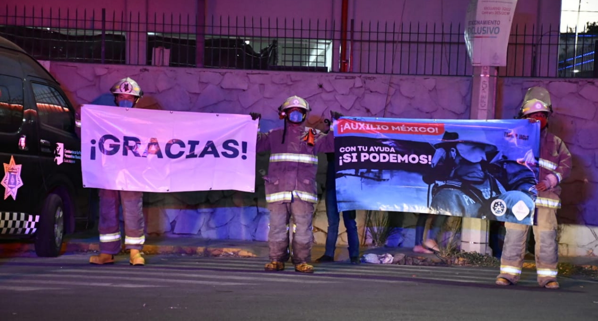 Bomberos en Jalisco rinden homenaje a médicos que atienden COVID-19 - jalisco-bomberos-proteccion-civil-coronavirus-covid-19-2