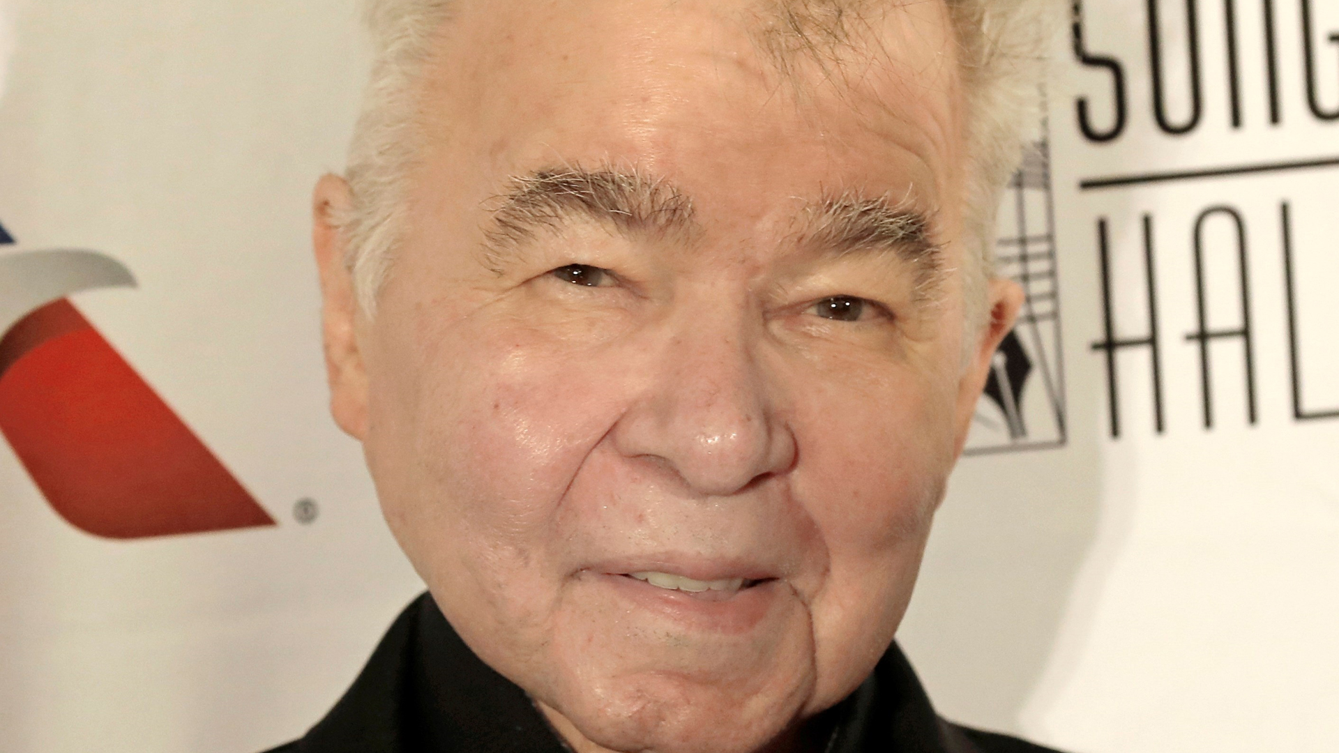 Murió John Prine, figura del folk y country